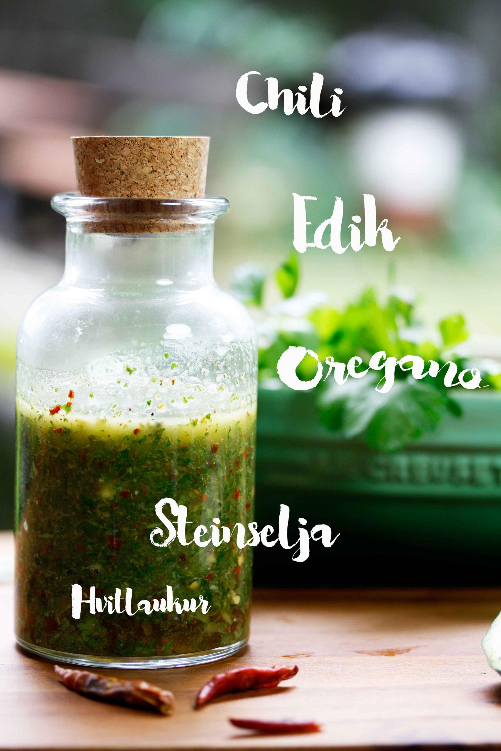 ALT="Chimichurri in glass jar,chili,parsley,426 kb"